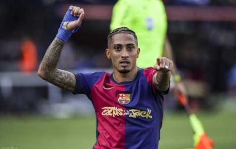 kaiyun-巴萨压哨绝杀羽毛球队，全场沸腾！经典一战再现传奇