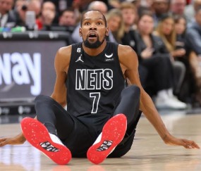 开云-包含杜兰特重返赛场，领先优势明显首场状态出色，公牛观众沸腾！的词条